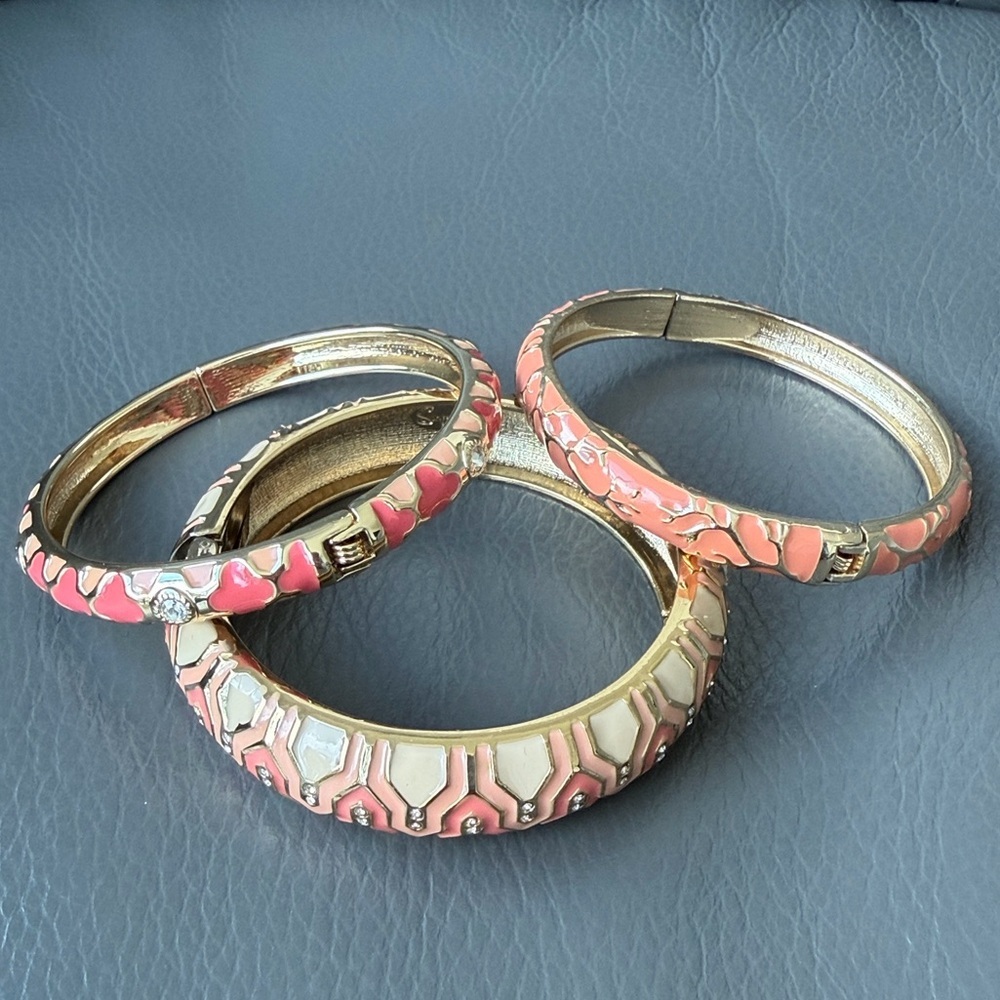 ✨Set of 3 Sea-Inspired Crystal Bracelets – Gold, beige& Coral 🪸 Tones✨